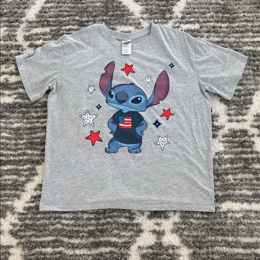Stitch Graphic Tee - Gray ladies Shirt